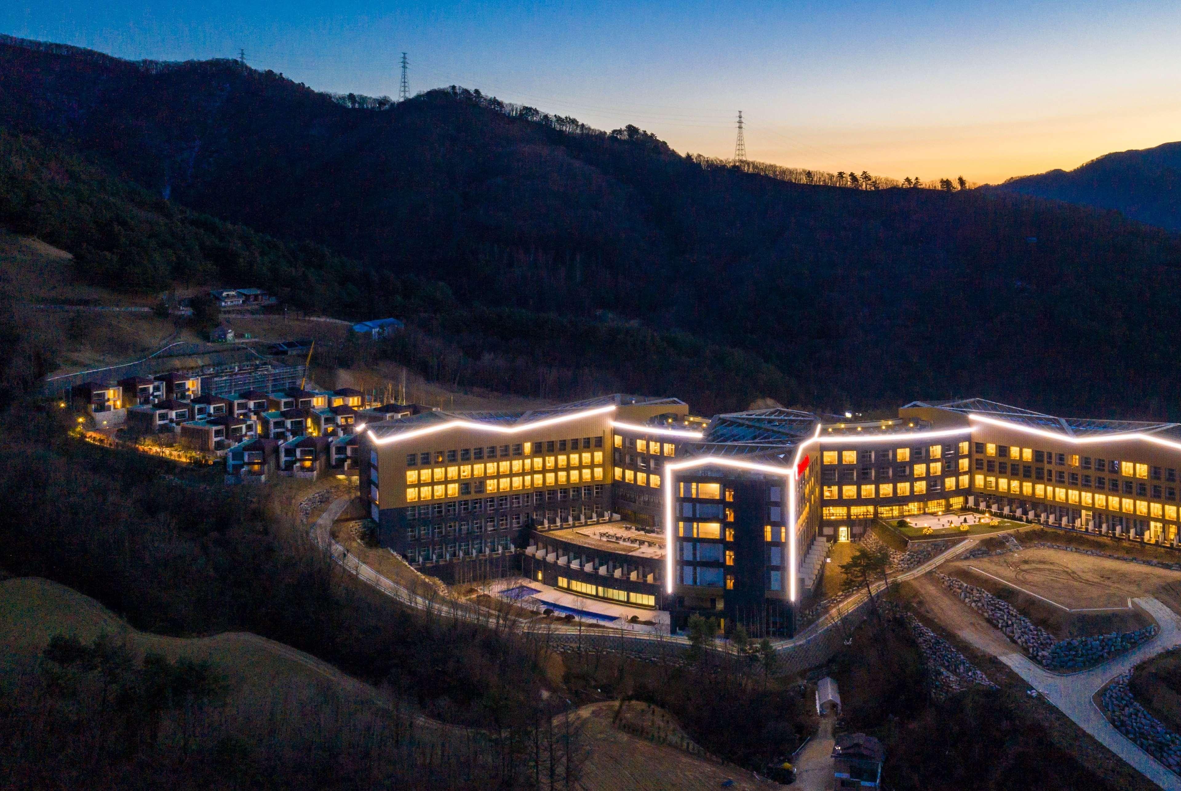 Ramada Hotel & Suite By Wyndham Gangwon Pjongczang Zewnętrze zdjęcie