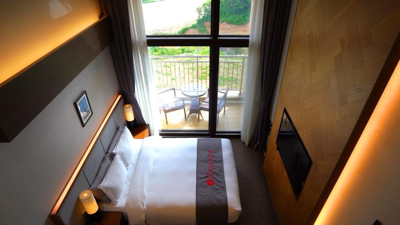 Ramada Hotel & Suite By Wyndham Gangwon Pjongczang Zewnętrze zdjęcie