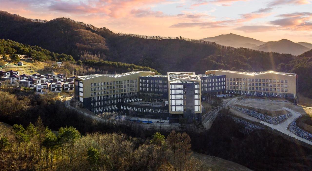 Ramada Hotel & Suite By Wyndham Gangwon Pjongczang Zewnętrze zdjęcie