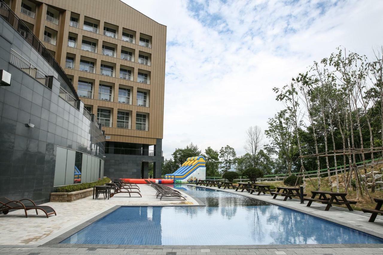 Ramada Hotel & Suite By Wyndham Gangwon Pjongczang Zewnętrze zdjęcie